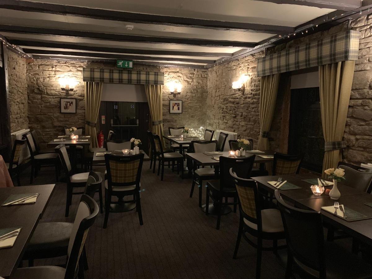 Lion And Unicorn Hotel Thornhill  Экстерьер фото