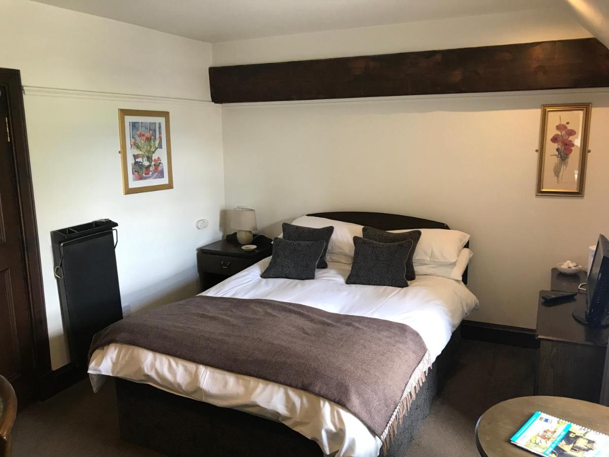 Lion And Unicorn Hotel Thornhill  Экстерьер фото