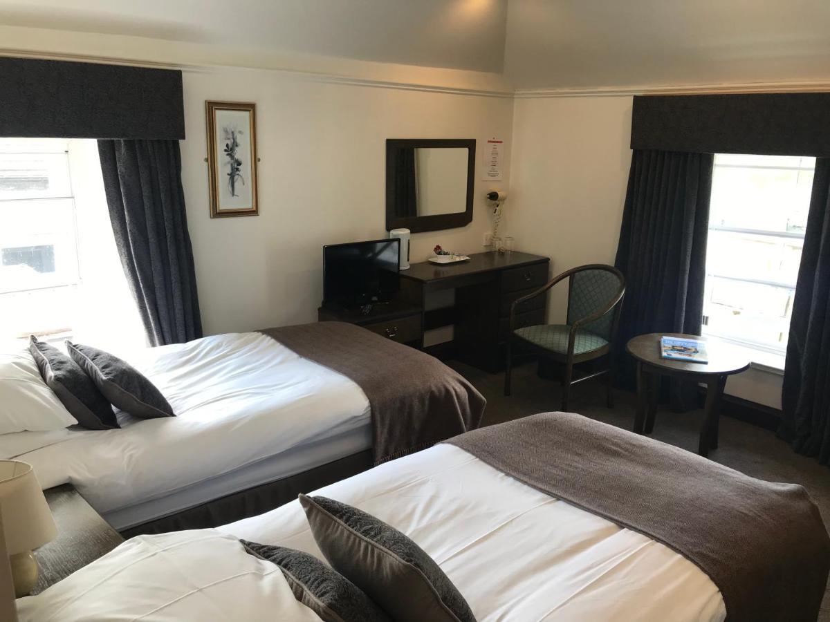 Lion And Unicorn Hotel Thornhill  Экстерьер фото
