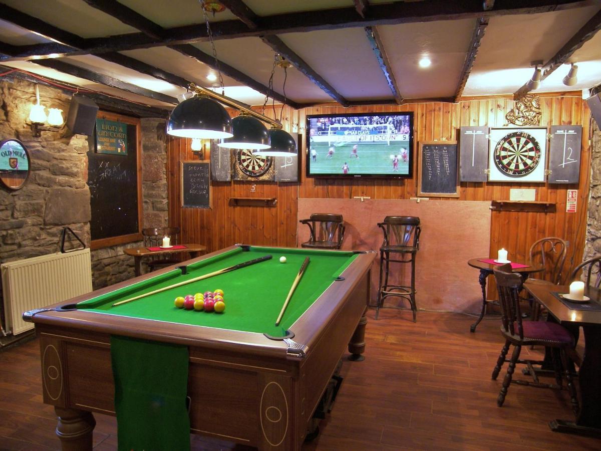 Lion And Unicorn Hotel Thornhill  Экстерьер фото